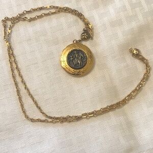 Elegant Gold Locket Necklace